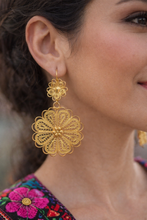 Load image into Gallery viewer, Flower Filigree Earrings
