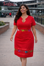 Load image into Gallery viewer, Modelo rombo ✨ Vestido Artesanal Oaxaqueño – Talla Extra Large ✨ extra large
