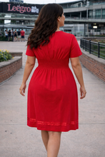Load image into Gallery viewer, Modelo rombo ✨ Vestido Artesanal Oaxaqueño – Talla Extra Large ✨ extra large
