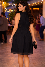 Load image into Gallery viewer, 🖤 Vestido Silvia – Bordado Artesanal Elegante
